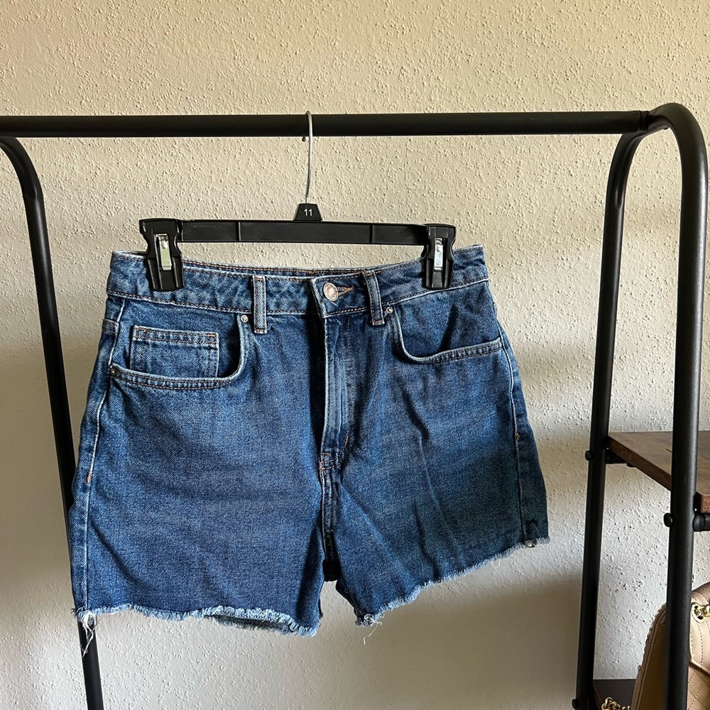 Forever21 Jean Shorts. Size 27.